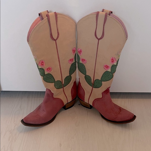 Junk Gypsy Shoes - Pink and Cream Western Boots